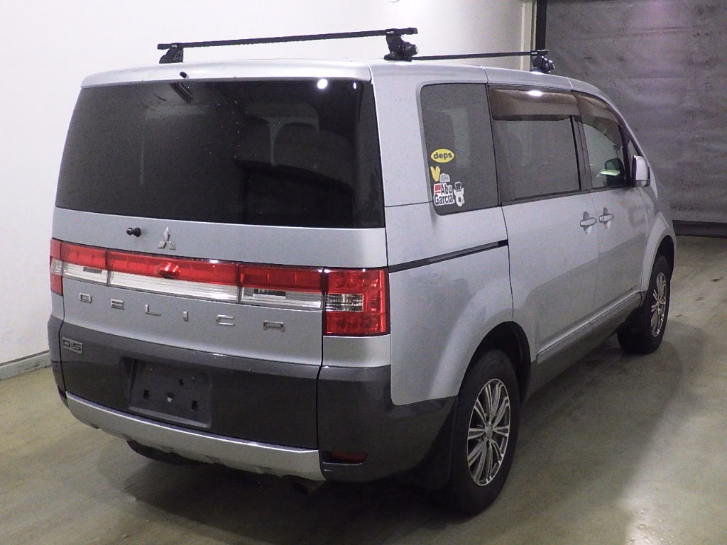 MITSUBISHI DELICA D:5