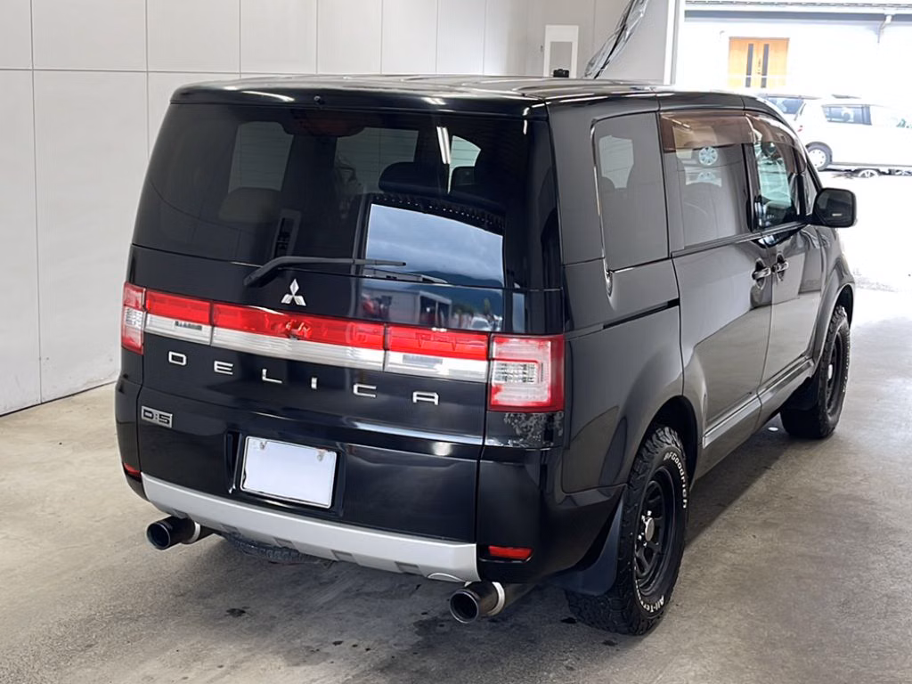 MITSUBISHI DELICA D:5