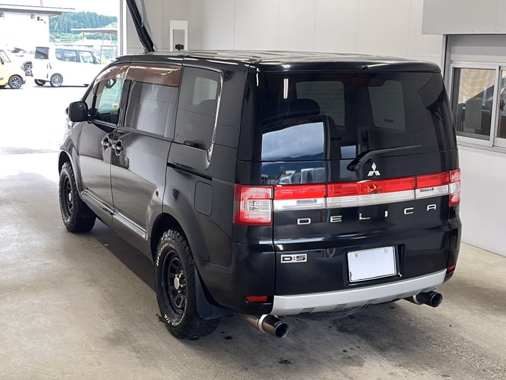 MITSUBISHI DELICA D:5