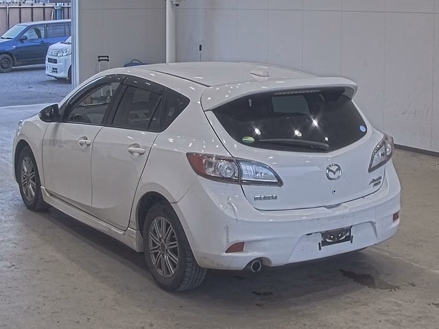 MAZDA AXELA