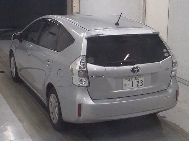 TOYOTA PRIUS ALPHA