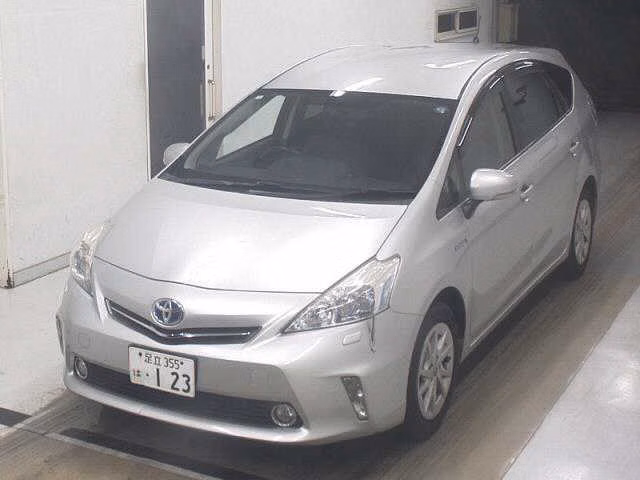 TOYOTA PRIUS ALPHA