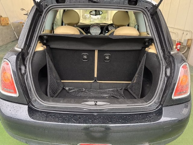 MINI HATCH