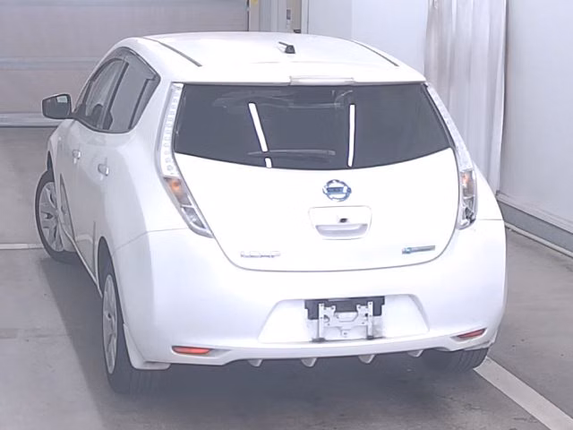 NISSAN LEAF