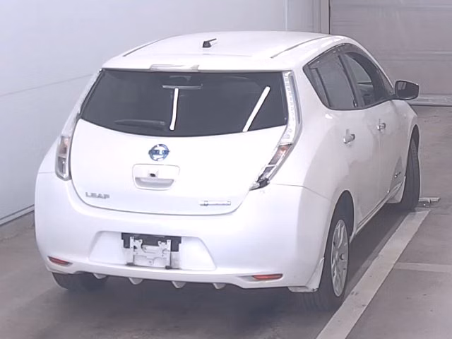 NISSAN LEAF