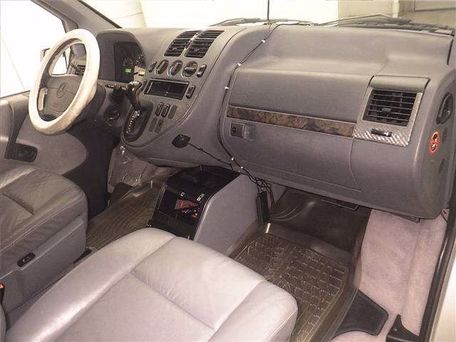 MERCEDES-BENZ V-CLASS