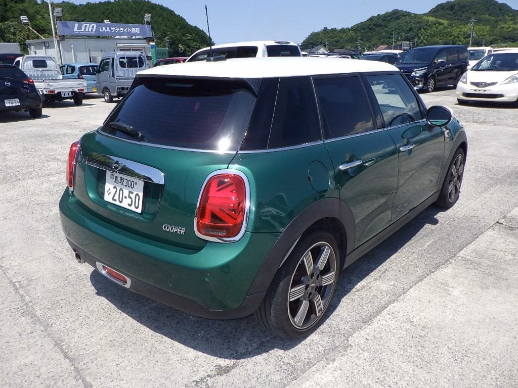 MINI HATCH
