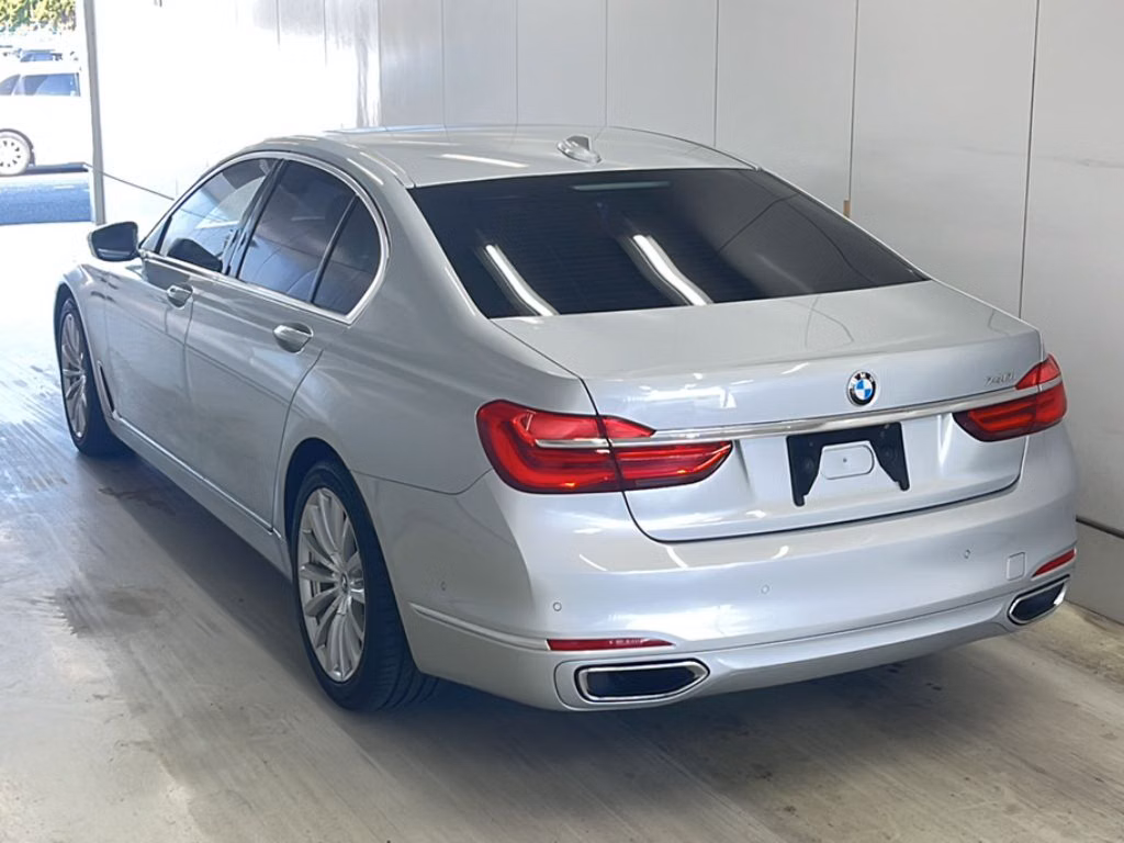 BMW 7-SERIES