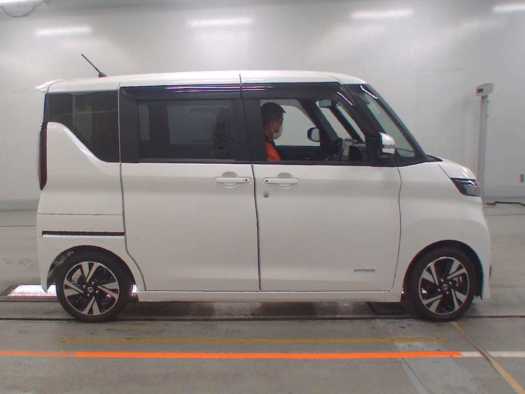 NISSAN ROOX
