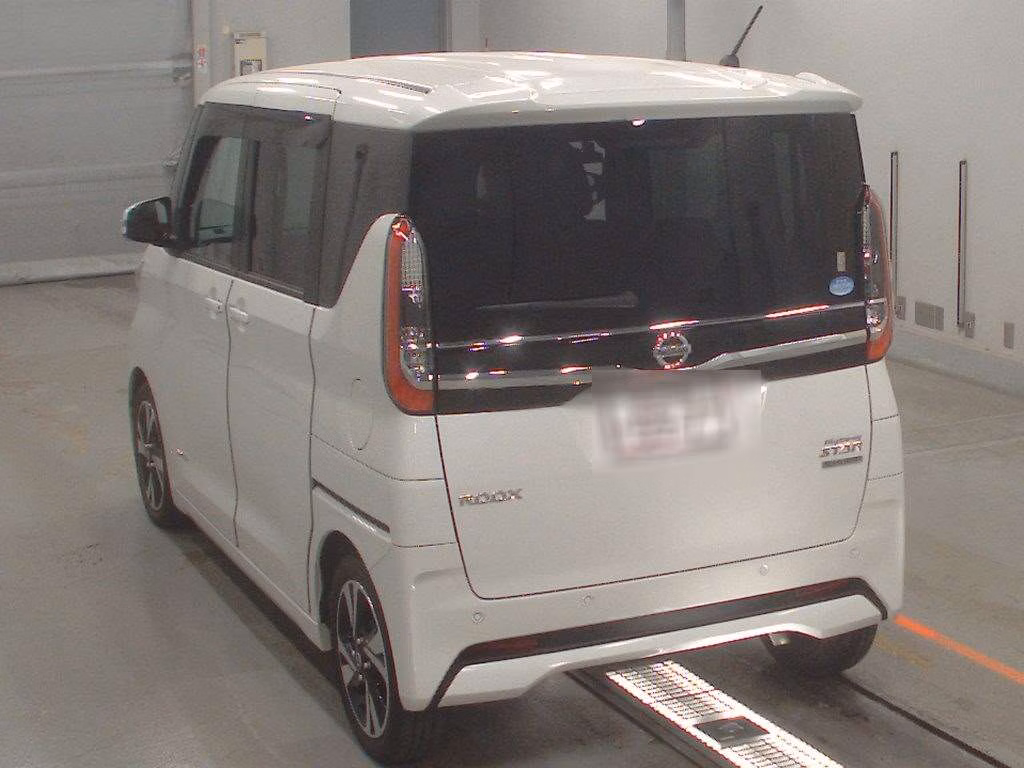 NISSAN ROOX