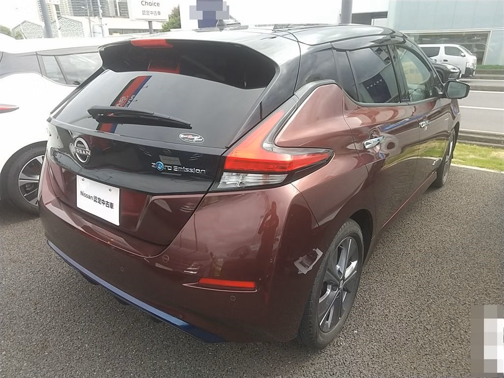 NISSAN LEAF