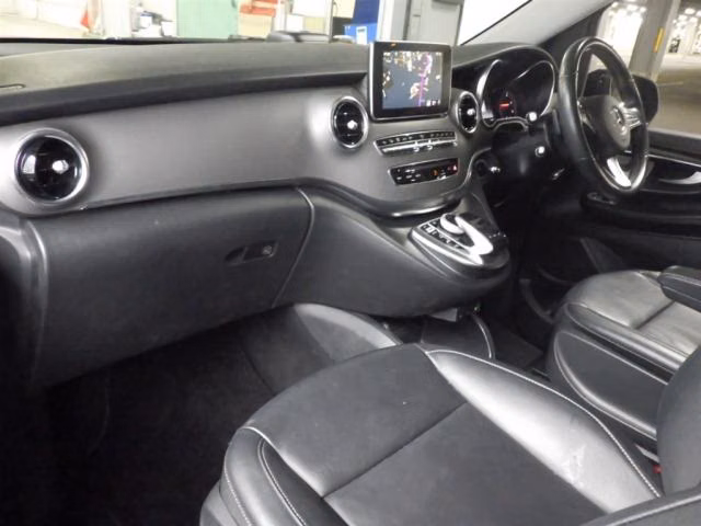 MERCEDES-BENZ V-CLASS
