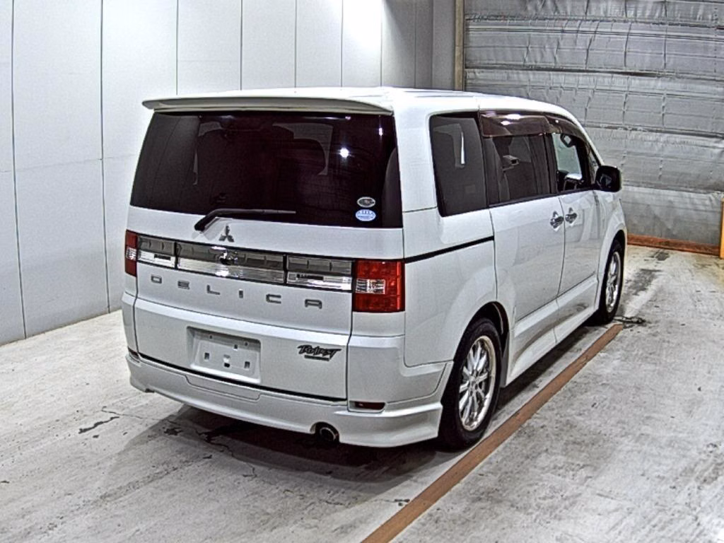 MITSUBISHI DELICA D:5