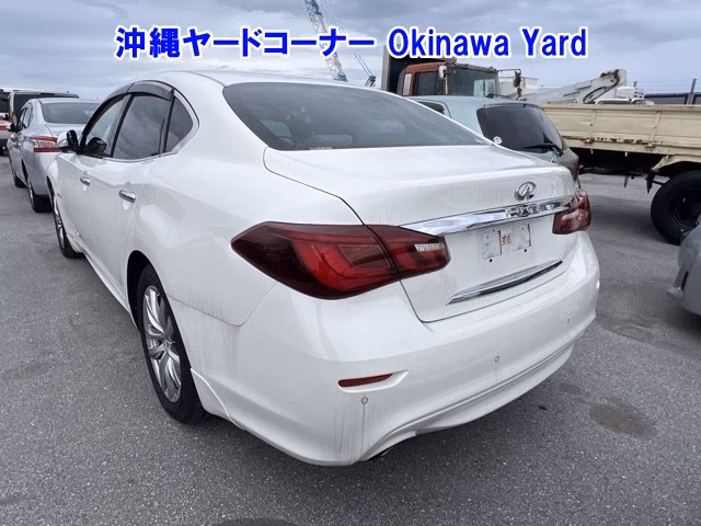 NISSAN FUGA