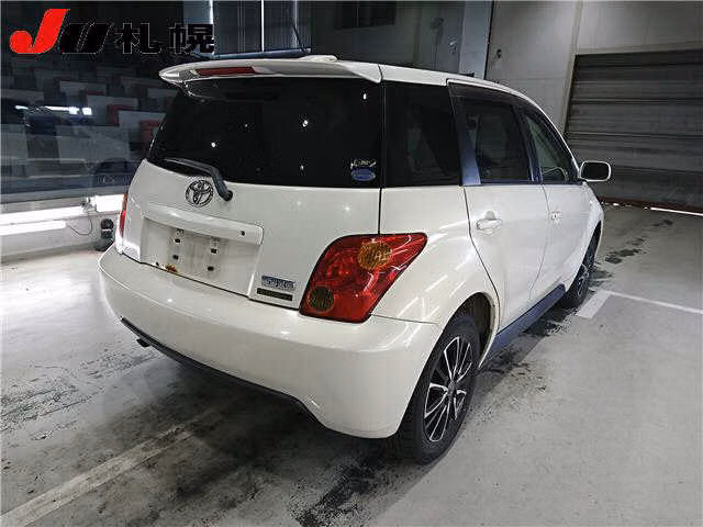TOYOTA IST