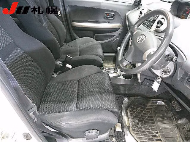 TOYOTA IST