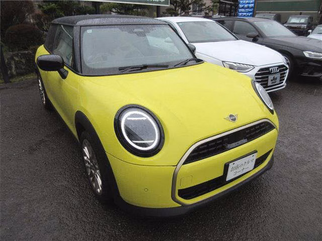 MINI HATCH