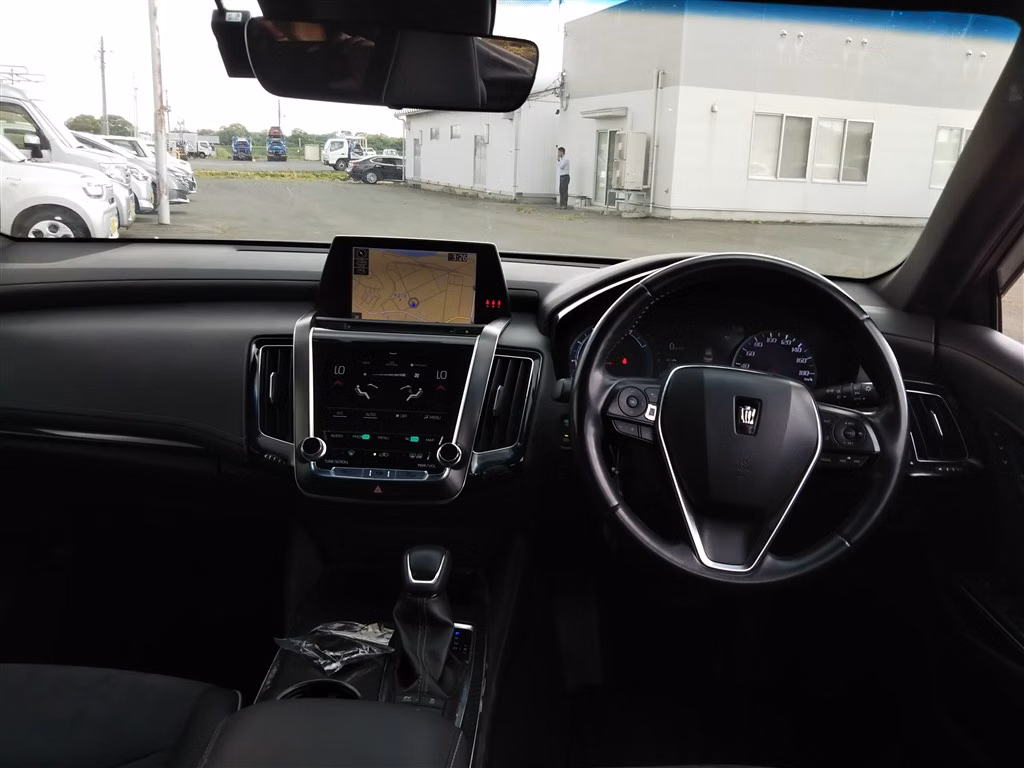 TOYOTA CROWN