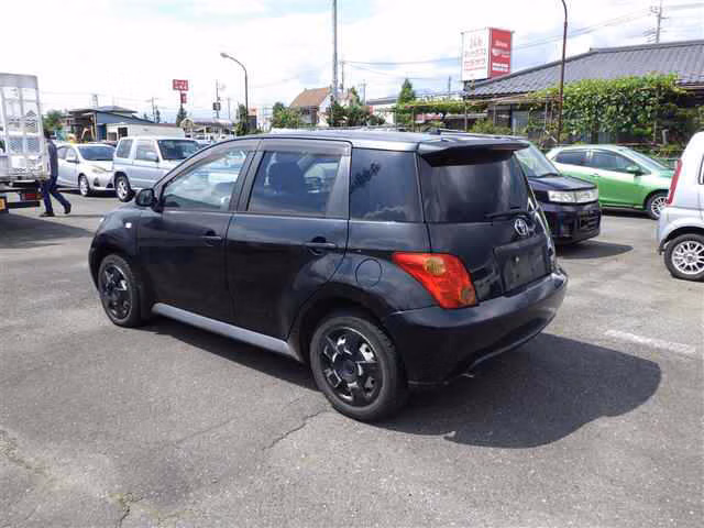 TOYOTA IST