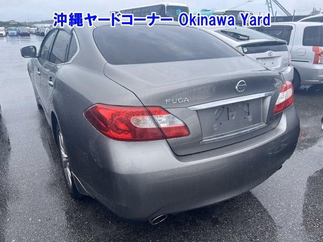 NISSAN FUGA