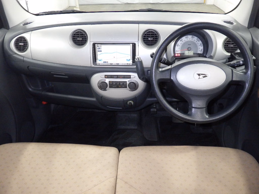 DAIHATSU MOVE LATTE