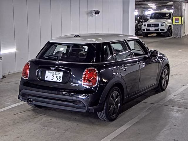 MINI HATCH