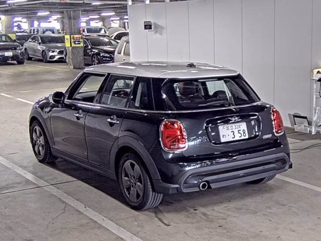MINI HATCH