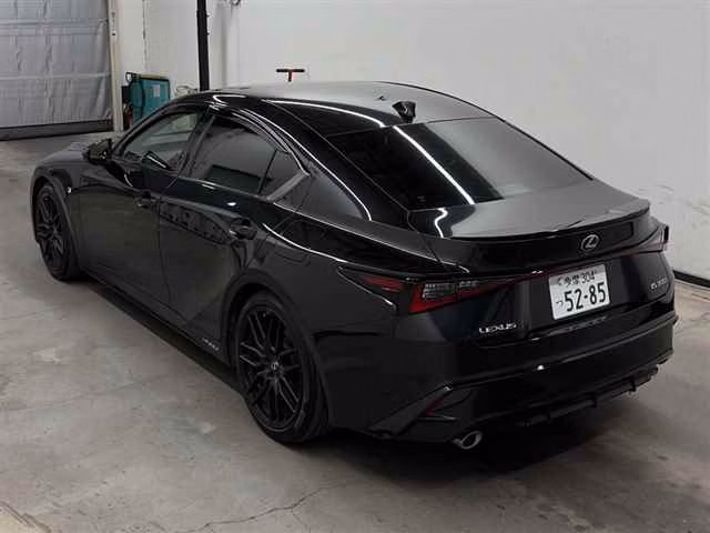 LEXUS IS300H