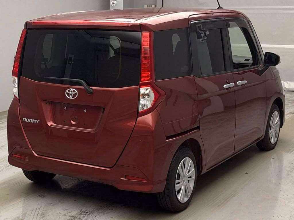 TOYOTA ROOMY