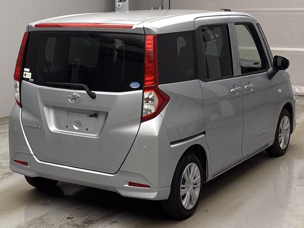 TOYOTA ROOMY