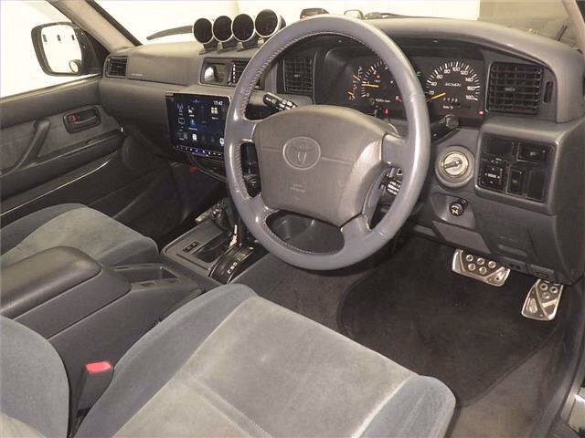 TOYOTA LAND CRUISER