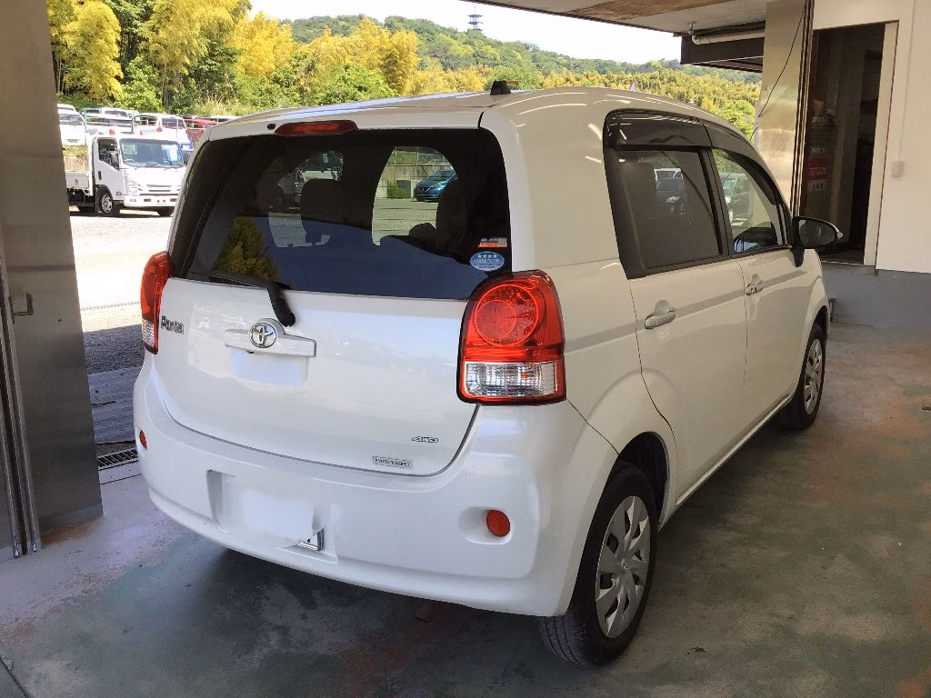 TOYOTA PORTE