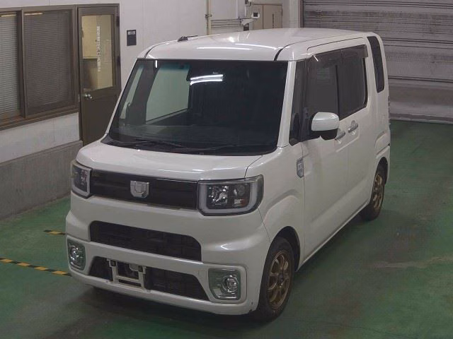 DAIHATSU WAKE