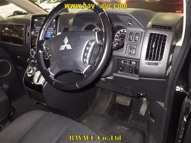 MITSUBISHI DELICA D:5