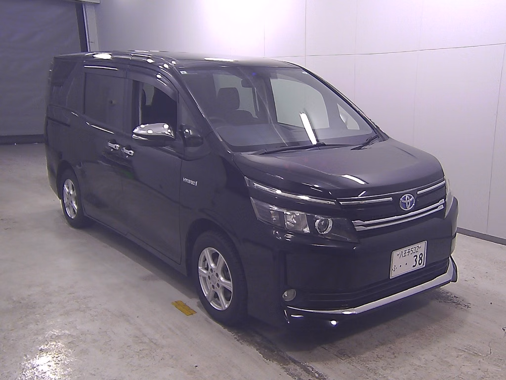 TOYOTA VOXY