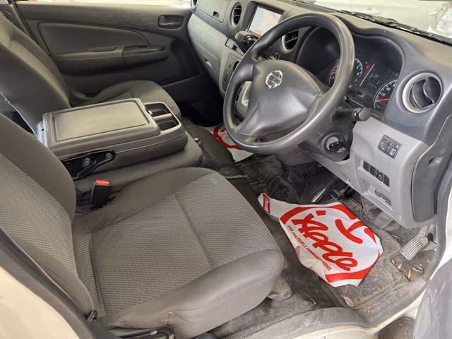 NISSAN NV350 CARAVAN