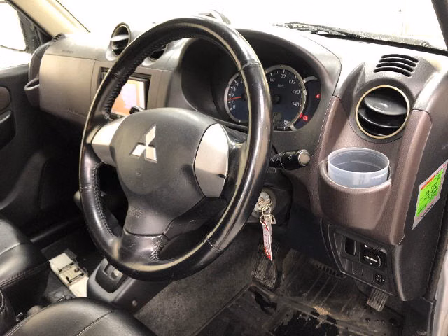 MITSUBISHI PAJERO MINI