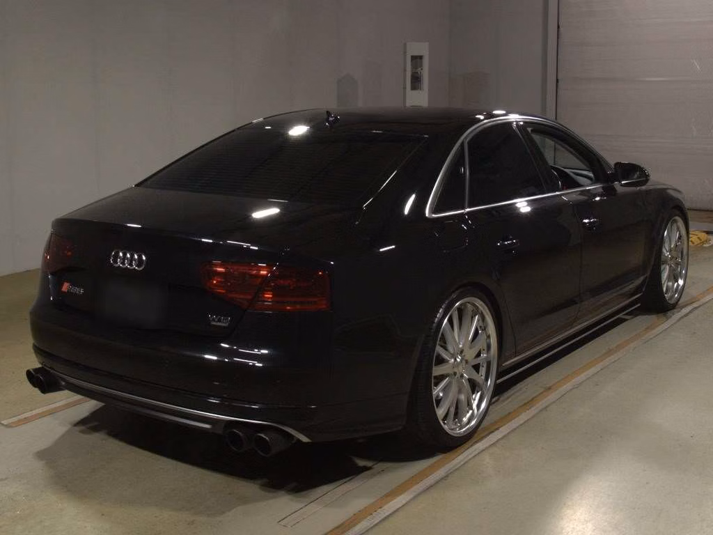 AUDI A8