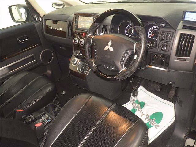 MITSUBISHI DELICA D:5