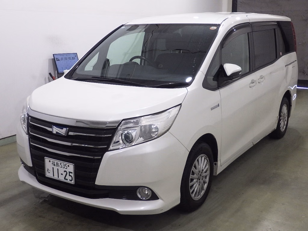 TOYOTA NOAH