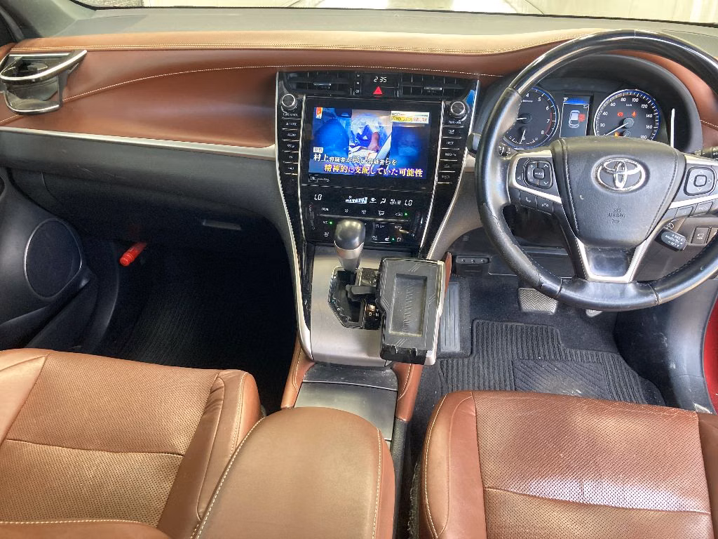 TOYOTA HARRIER