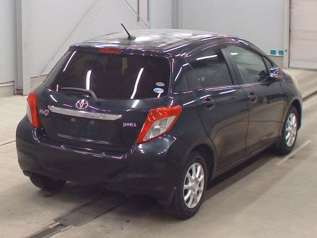 TOYOTA VITZ