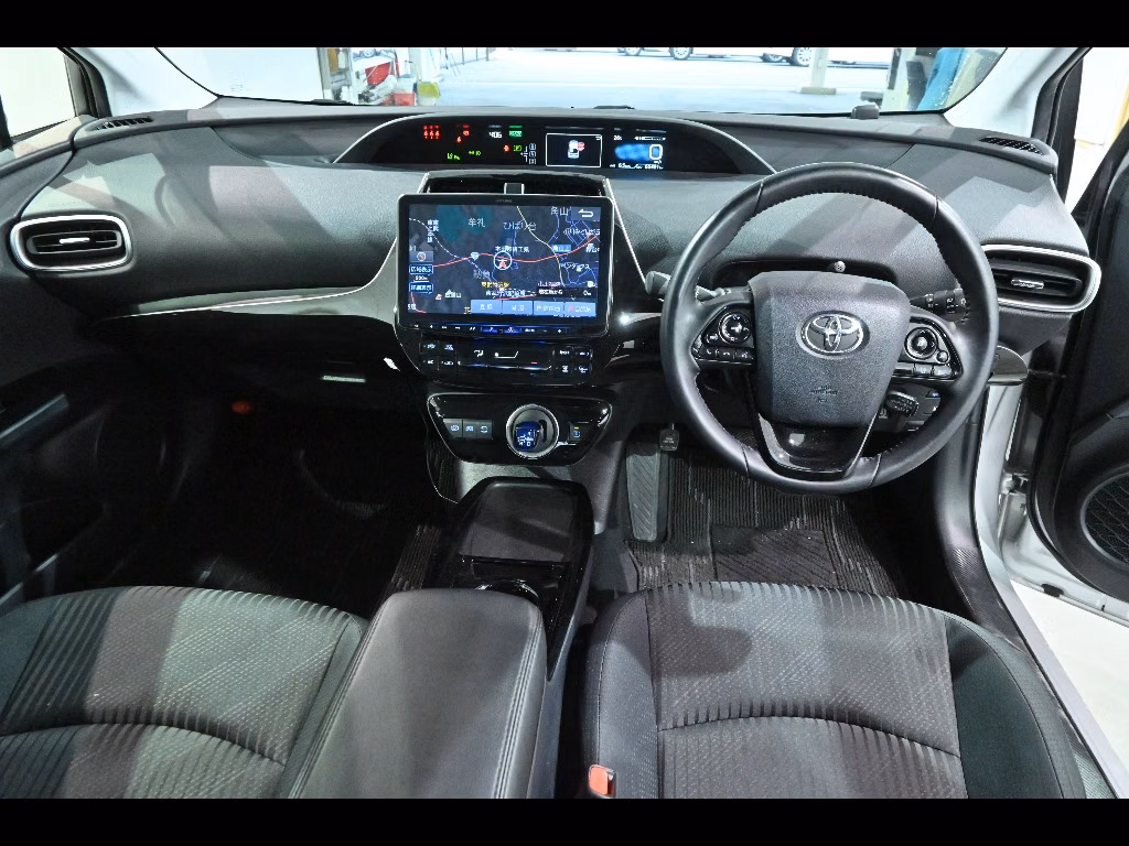 TOYOTA PRIUS PHV