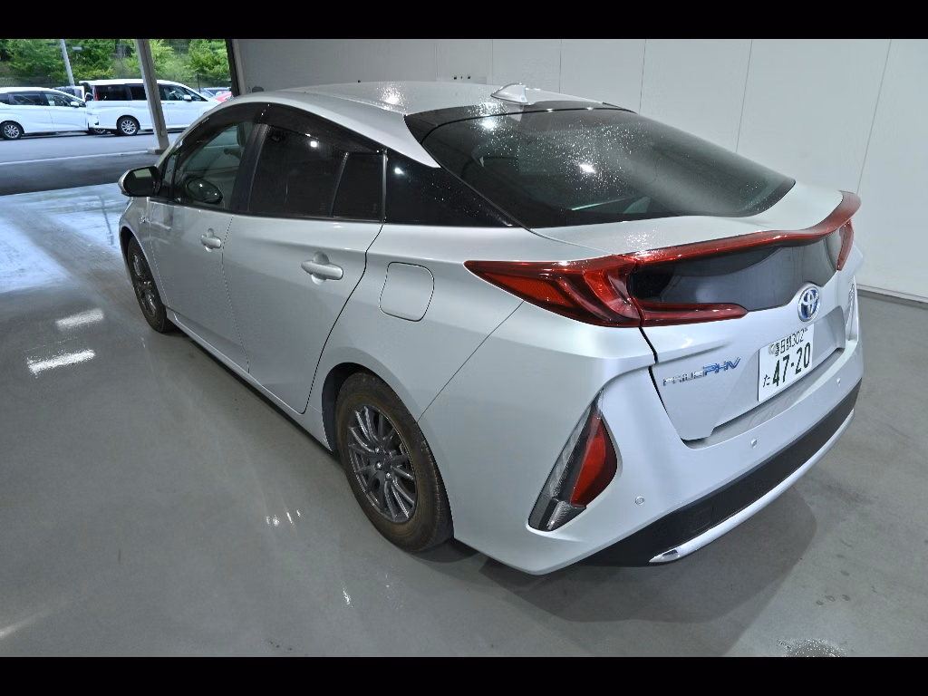 TOYOTA PRIUS PHV