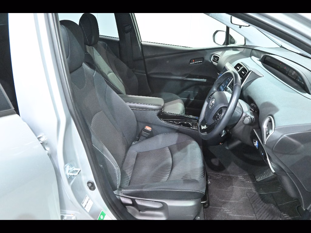 TOYOTA PRIUS PHV