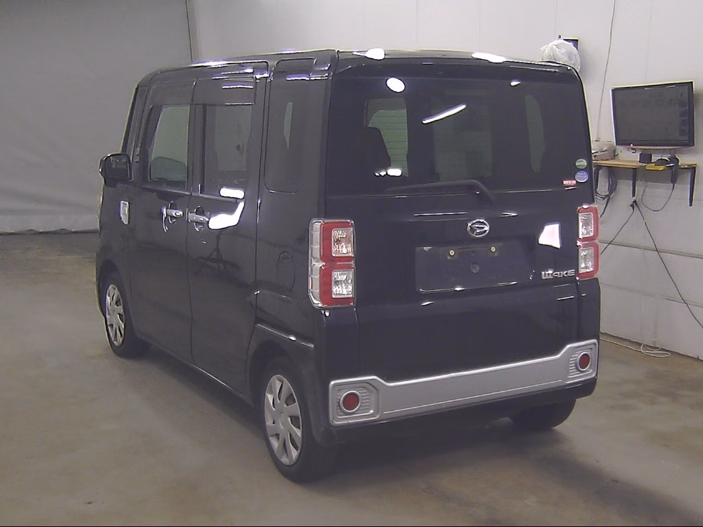 DAIHATSU WAKE