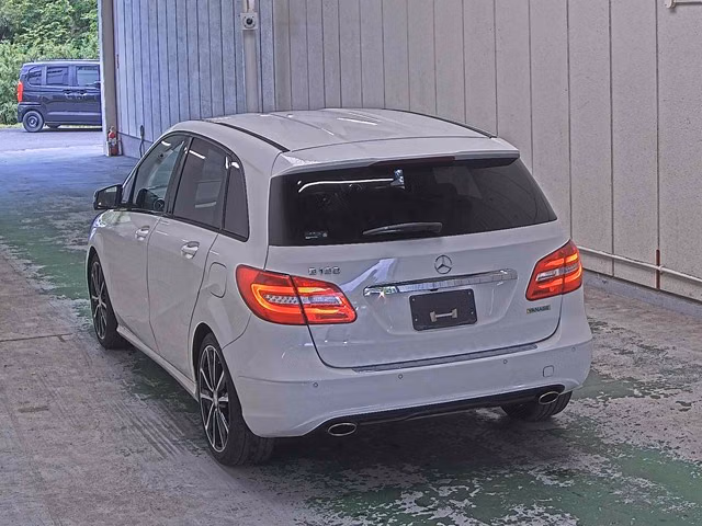 MERCEDES-BENZ B-CLASS
