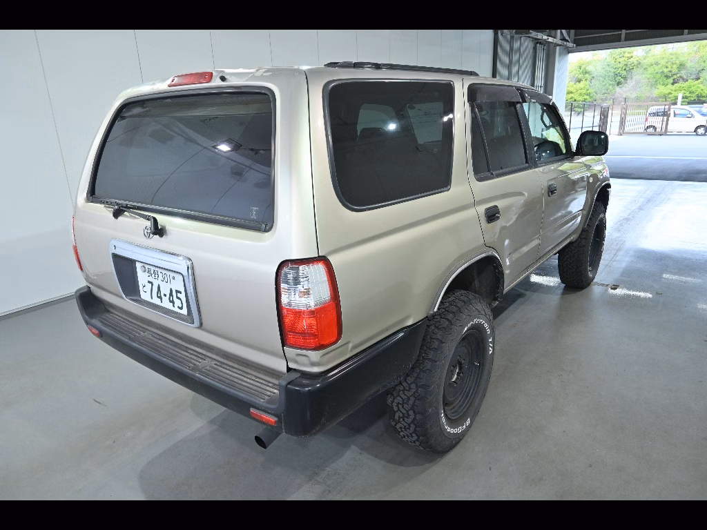 TOYOTA HILUX SURF