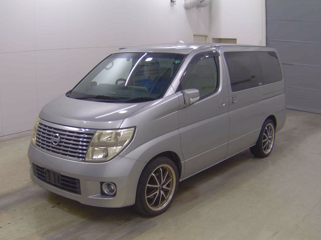 NISSAN ELGRAND
