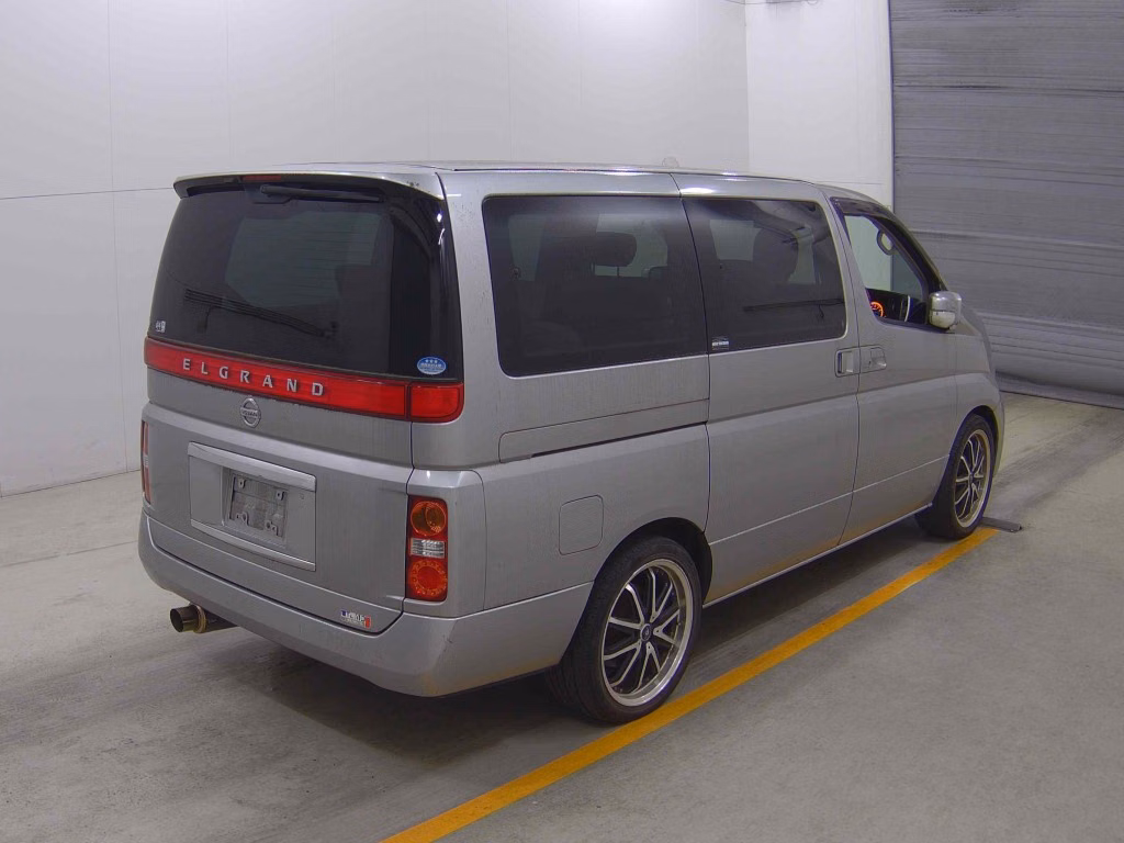 NISSAN ELGRAND